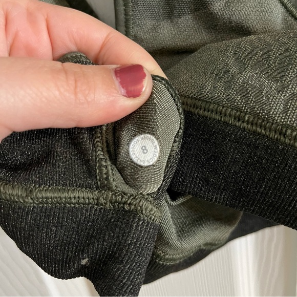 Lululemon Seamless Racerback Train Bra Light Support Army Green Sz 8 - Picture 5 of 6